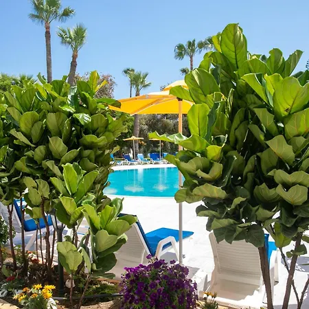 Papouis Otel 3*