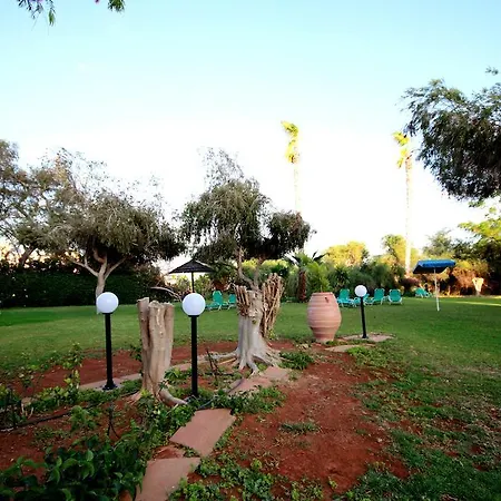 Otel Papouis Protaras